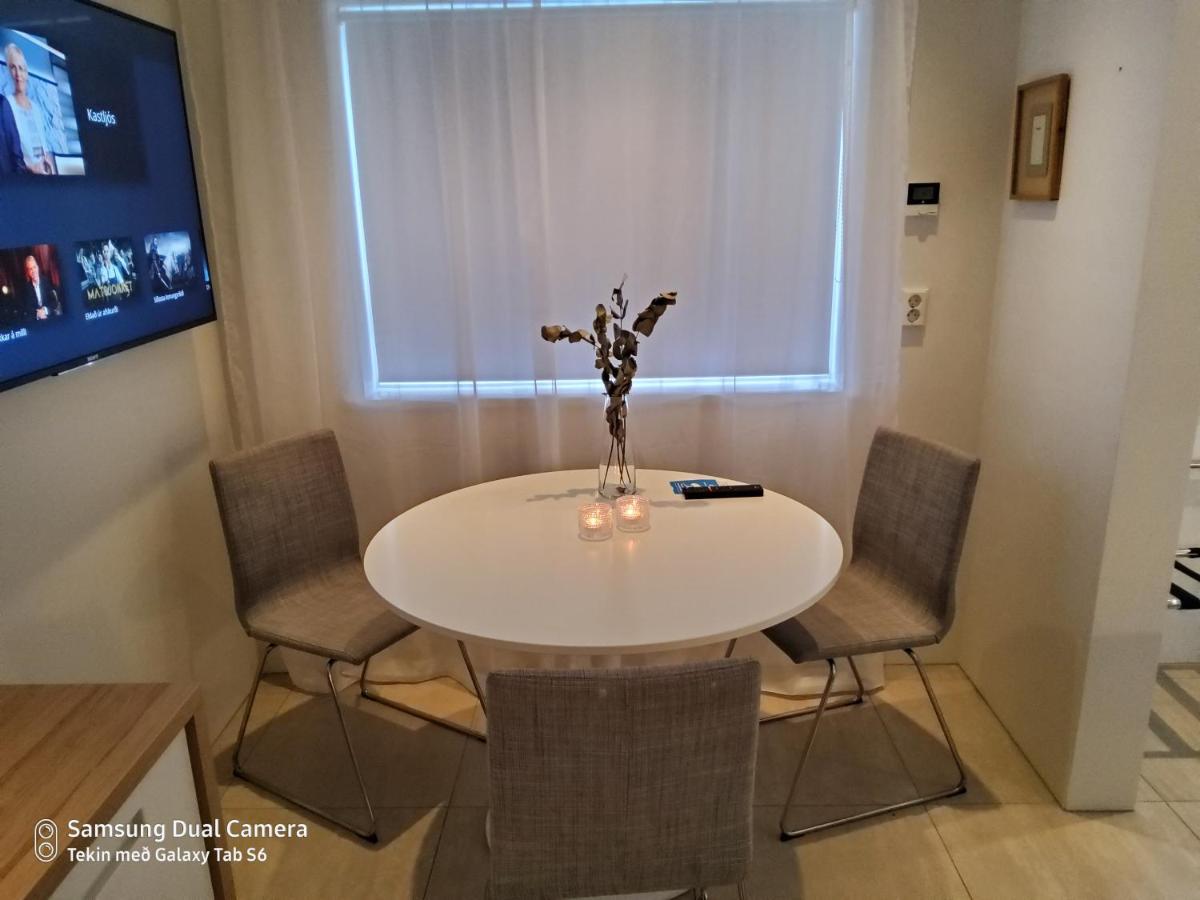Centrum Apartment Akureyri Buitenkant foto