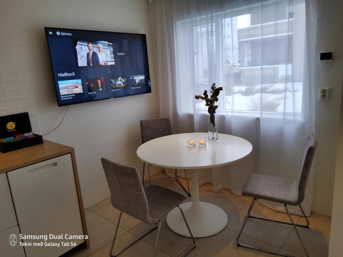 Centrum Apartment Akureyri Buitenkant foto